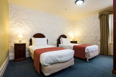 Quality Hotel Bentinck - Tourism Gold Coast 2