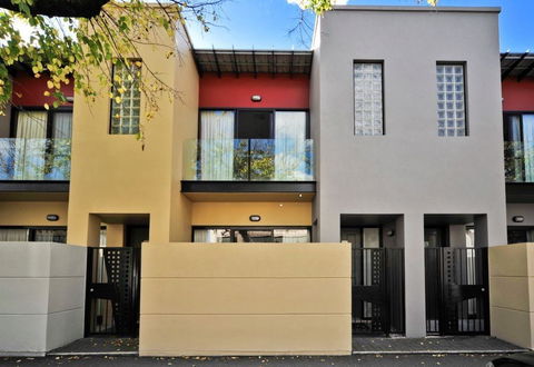 RNR Apartments, Adelaide - Tourism Gold Coast 0