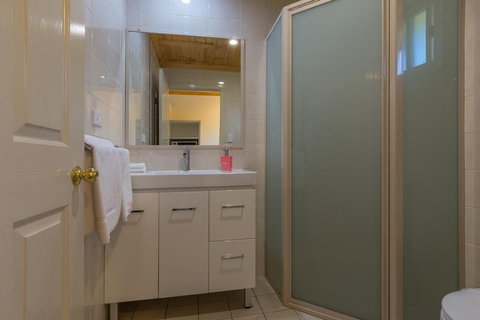 Black Gold Country Cabins and Motel - Gold Coast 3