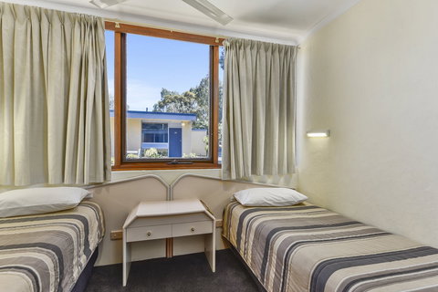 William Macintosh Motor Lodge - Tourism Gold Coast 7