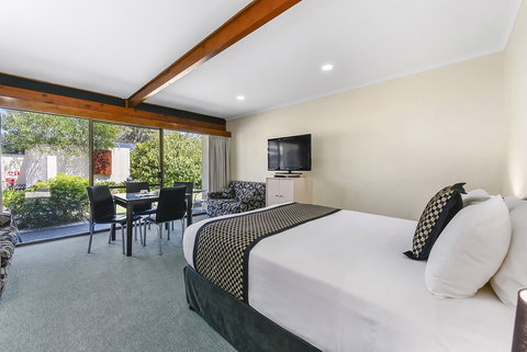 William Macintosh Motor Lodge - Tourism Gold Coast 14