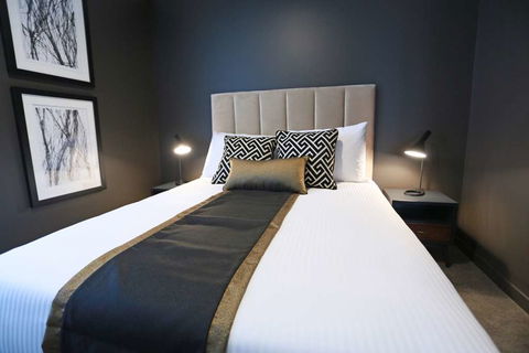 Alex Perry Hotel And Apartments - Gold Coast 10