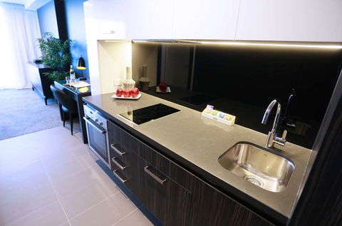 Alex Perry Hotel And Apartments - Gold Coast 11
