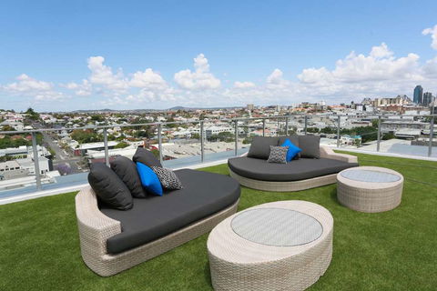 Alex Perry Hotel And Apartments - Gold Coast 16