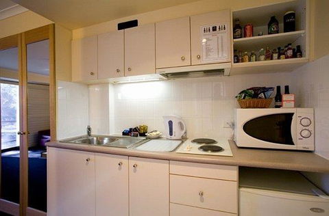 Capital Executive Apt Hotel Canberra - Tourism Gold Coast 9