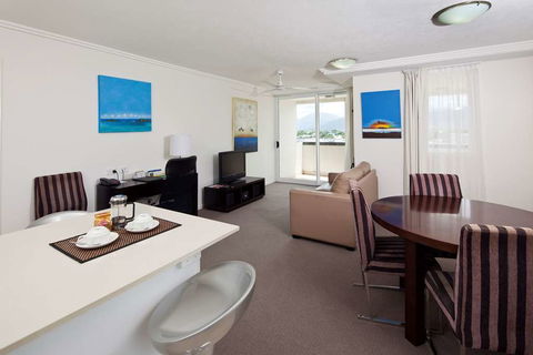 Cairns Central Plaza Apartment - Tourism Gold Coast 4