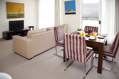 Cairns Central Plaza Apartment - Tourism Gold Coast 13