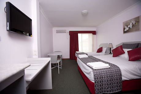 Hume Villa Motor Inn - Tourism Gold Coast 1