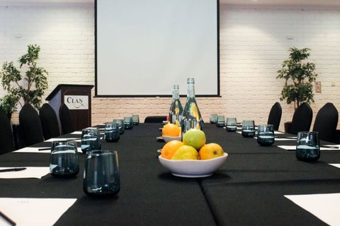 The Clan Lakeside Lodge - Tourism Gold Coast 2