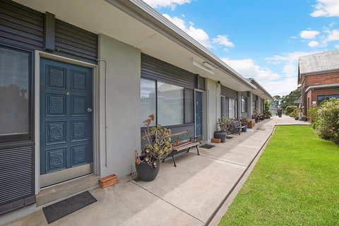 Hamilton Lakeside Motel - Tourism Gold Coast 0