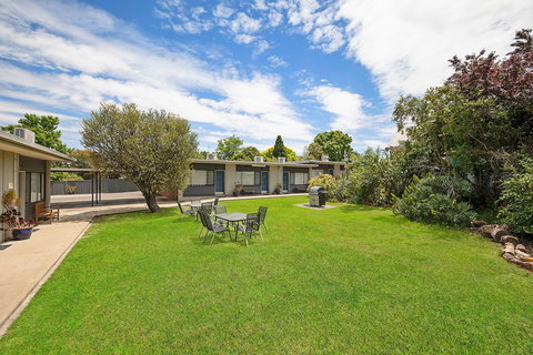 Hamilton Lakeside Motel - Tourism Gold Coast 1