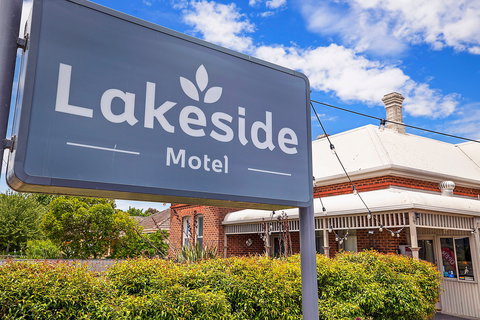 Hamilton Lakeside Motel - Tourism Gold Coast 2