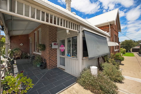 Hamilton Lakeside Motel - Tourism Gold Coast 4