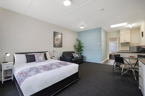 Hamilton Lakeside Motel - Tourism Gold Coast 8