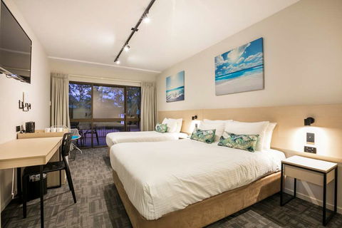 Kawana Waters Hotel By NightCap - Tourism Gold Coast 2
