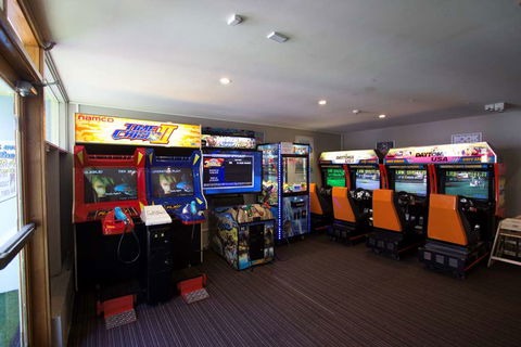 Nightcap At High Flyer Hotel - Tourism Gold Coast 2