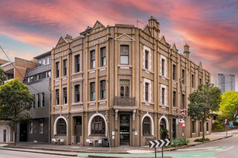 The Vulcan Hotel - Tourism Gold Coast 0