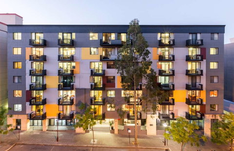 Mont Clare Boutique Apartments - Tourism Gold Coast 2