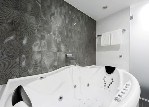 Avenue Hotel Canberra - Tourism Gold Coast 4