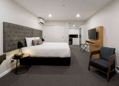 Avenue Hotel Canberra - Tourism Gold Coast 3