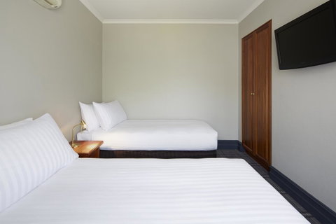Brassey Hotel - Managed By Doma Hotels - Tourism Gold Coast 9