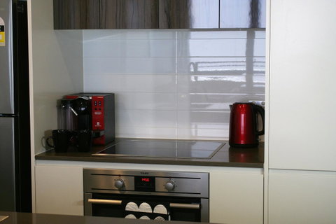 Modern Executive Apt@Barton*1BR*WiFi*Gym*Secure Parking*Canberra - Tourism Gold Coast 4