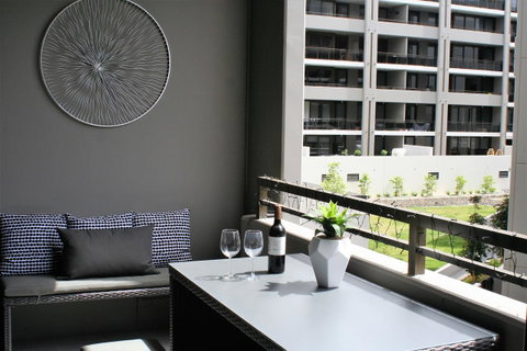 Modern Executive Apt@Barton*1BR*WiFi*Gym*Secure Parking*Canberra - Tourism Gold Coast 2