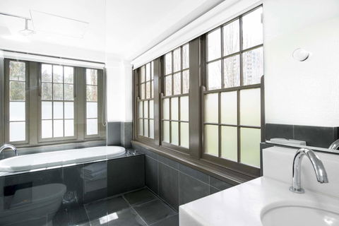 Peppers Gallery Hotel - Tourism Gold Coast 10