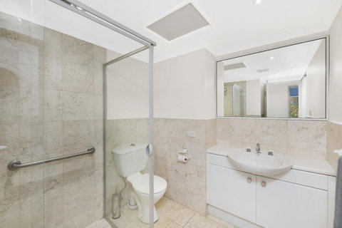 Accommodate Canberra - The Summit - Tourism Gold Coast 9
