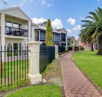 Port Adelaide Harbourside House - Gold Coast