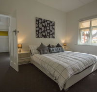 Cowan Street Bungalow - Gold Coast