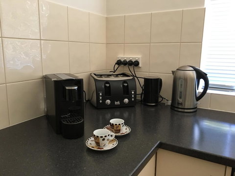 Cowan Street Bungalow - Tourism Gold Coast 9