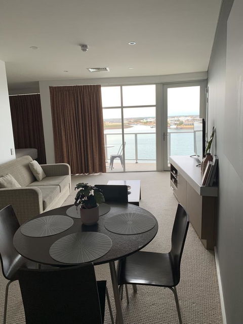Wallaroo Marina Stayz - Tourism Gold Coast 8