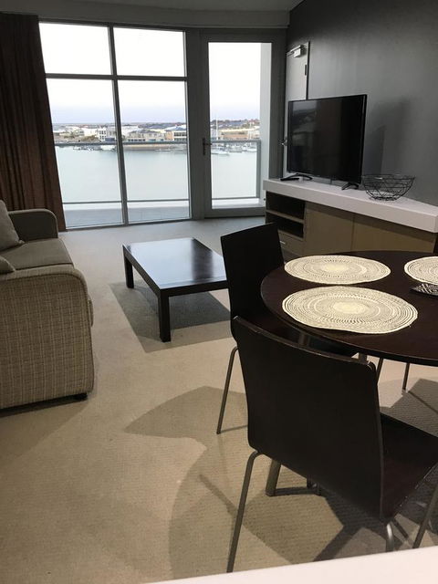 Wallaroo Marina Stayz - Tourism Gold Coast 12