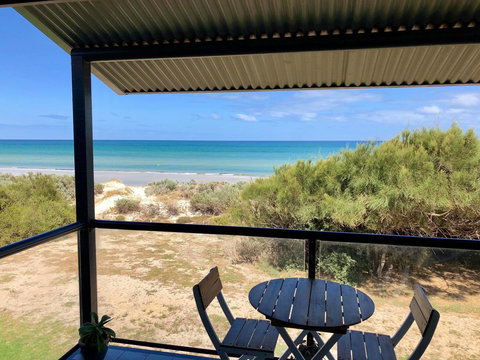 Blissful Beachfront Beachouse - Gold Coast 16