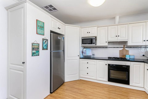 Blissful Beachfront Beachouse - Gold Coast 9