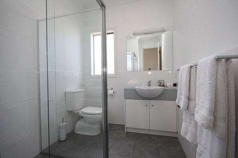 Wallaroo Marina Apartments - Tourism Gold Coast 29