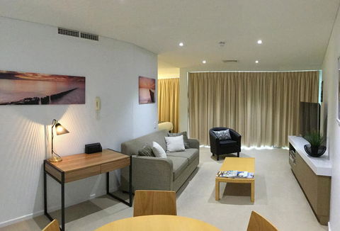 Wallaroo Marina Waterfront Luxe Apartment - Tourism Gold Coast 5