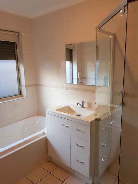 Frog Song At Willunga - Gold Coast 5