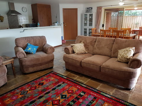 Frog Song At Willunga - Gold Coast 10