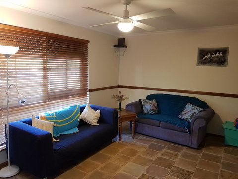 Frog Song At Willunga - Gold Coast 6