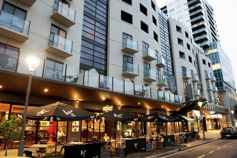 Mantra Hindmarsh Square - Tourism Gold Coast 3