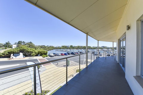 Aloha Waterfront Properties - Tourism Gold Coast 10