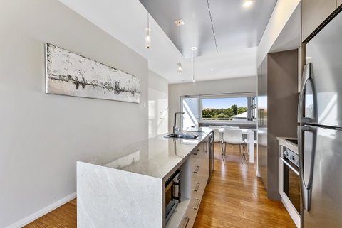 Aloha Waterfront Properties - Tourism Gold Coast 25