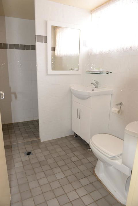 Ardeanal Motel - Tourism Gold Coast 10