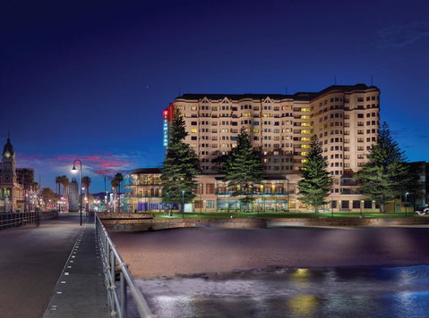 Stamford Grand Adelaide - Tourism Gold Coast 7