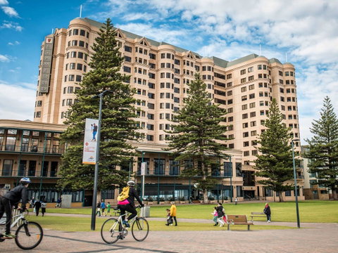 Stamford Grand Adelaide - Tourism Gold Coast 27