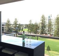 Beachside Luxury getaway in Glenelg - Gold Coast