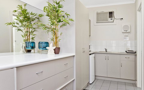 Glenelg Oasis Studios - Gold Coast 7