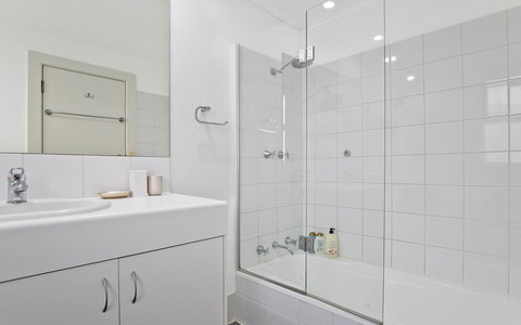 Glenelg Oasis Studios - Gold Coast 11